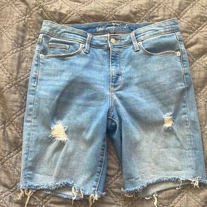 Universal Thread Mid Rise Bermuda Shorts